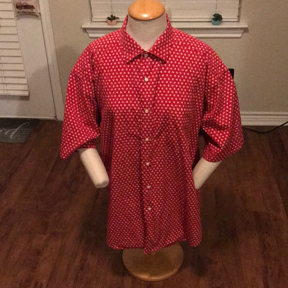 Really nice looking men’s short sleeve button down